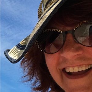 Meet your Posher, Victoria